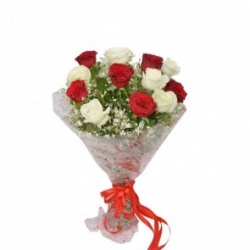 10 Red And White Rose Bunch