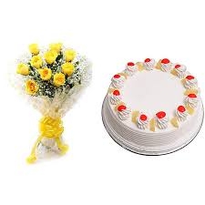 10 Yellow Roses With Pineapple Cake