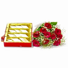 Roses N Sweet Hamper